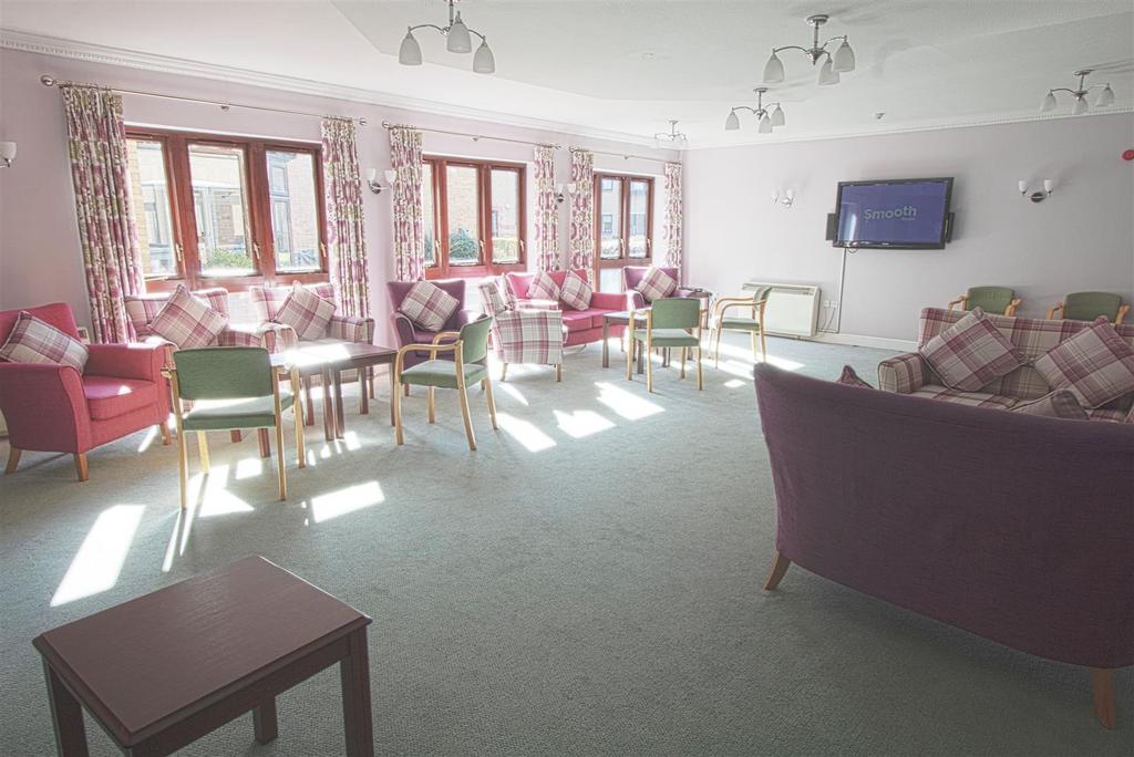 COMMUNAL LOUNGE.jpg