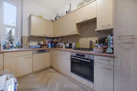 2 bedroom flat to rent, Chevening Road, London, NW6