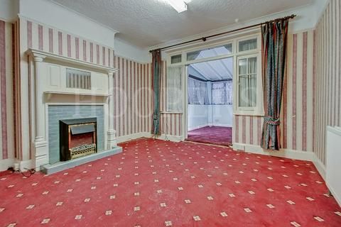 4 bedroom semi-detached house for sale, Gladstone Park Gardens, London, NW2