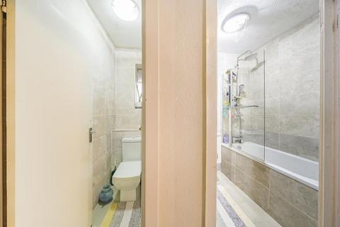 2 bedroom flat for sale, Stanmore,  Middlesex,  HA7