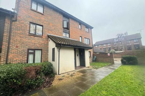 Studio for sale, Deerhurst Close , Feltham , TW13