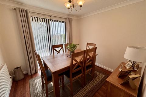 14 Brynglas, Penygroes, Llanelli, SA14 7PY