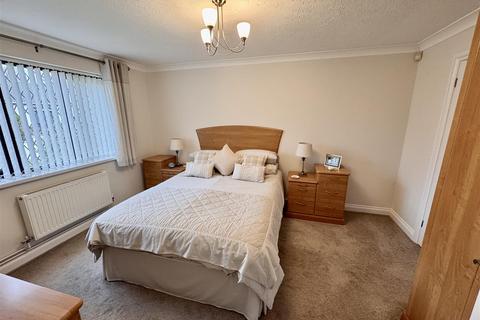 14 Brynglas, Penygroes, Llanelli, SA14 7PY