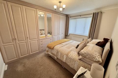 14 Brynglas, Penygroes, Llanelli, SA14 7PY