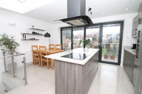 5 bedroom semi-detached house to rent, Pymmes Green Road, New Southgate, N11