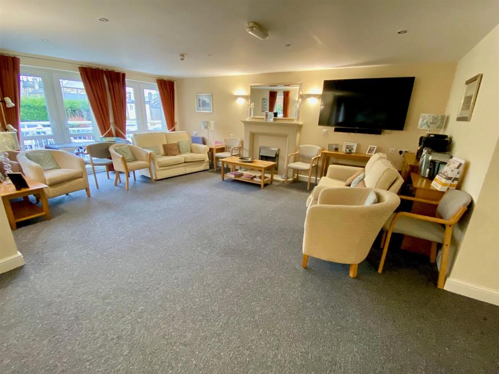 Communal lounge on gf.jpg