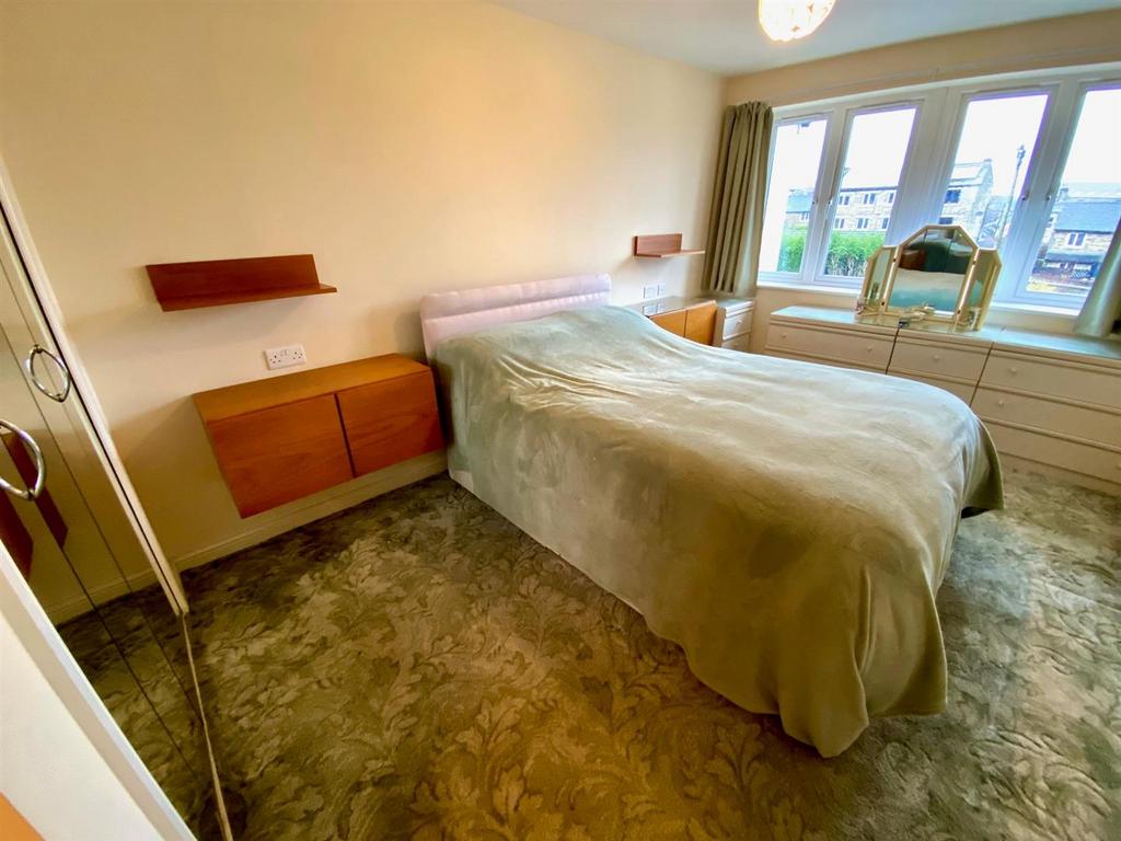 Bed 1.jpg