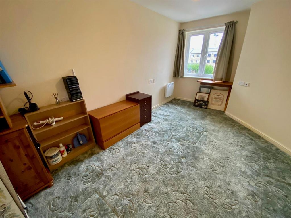 Bed 2.jpg