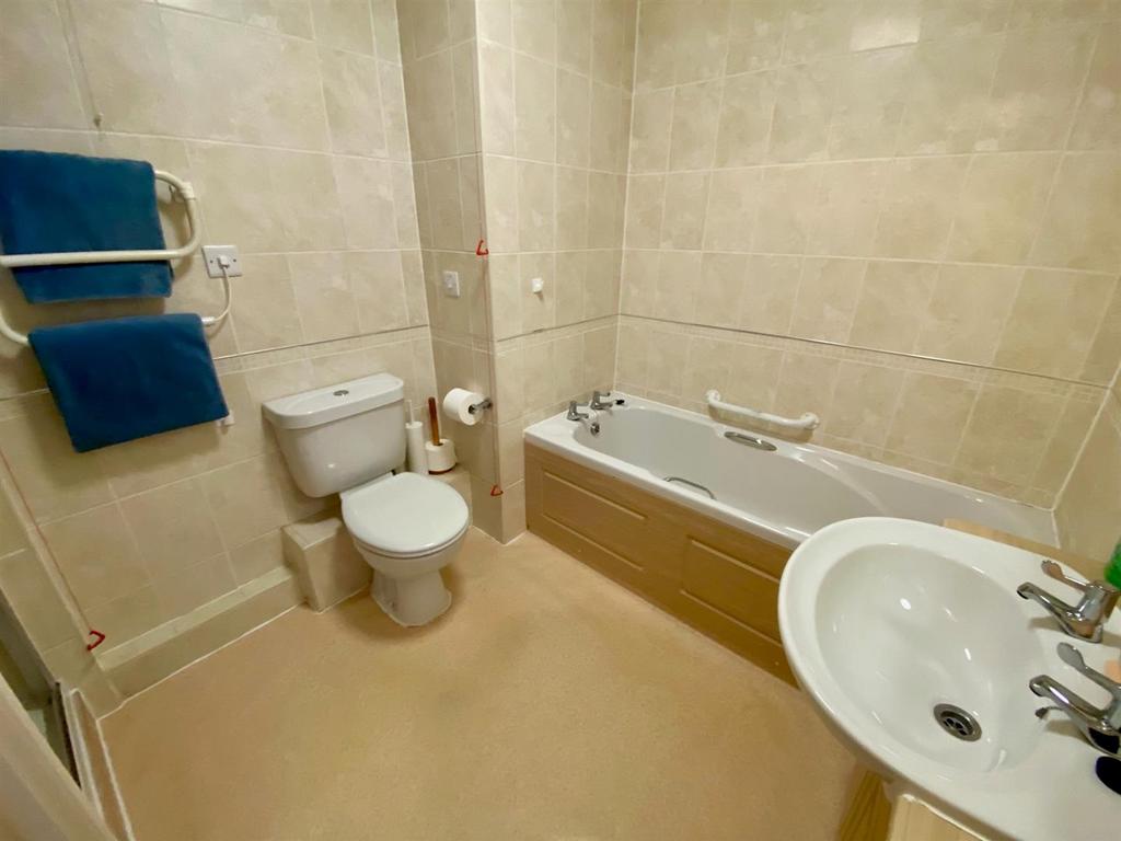 Bathroom.jpg