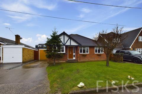 3 bedroom bungalow for sale, Dalen Avenue, Canvey Island, SS8