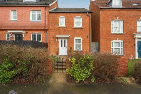 3 bedroom terraced house for sale, Violet Way, Kingsnorth, Ashford TN23