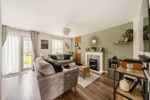 8 Violet Way, Kingsnorth, Ashford, TN23 3GH