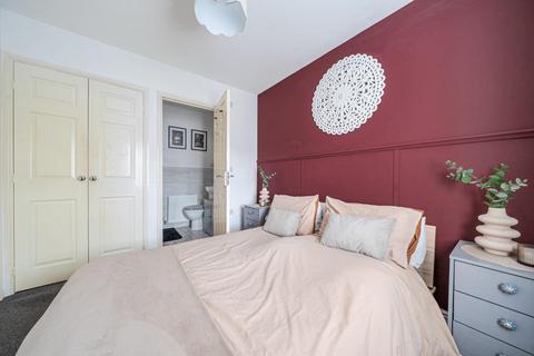 8 Violet Way, Kingsnorth, Ashford, TN23 3GH