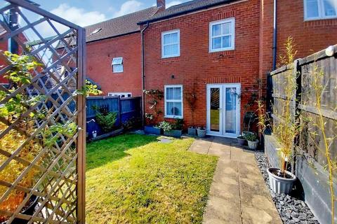 8 Violet Way, Kingsnorth, Ashford, TN23 3GH