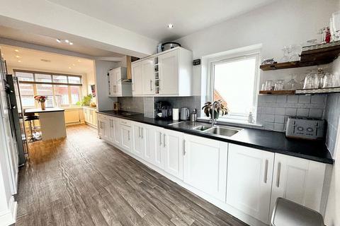 3 bedroom detached house for sale, Sandy Meade, Prestwich, M25