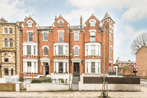 2 bedroom flat to rent, Bedford Road, London SW4