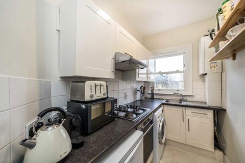 2 bedroom flat to rent, Bedford Road, London SW4