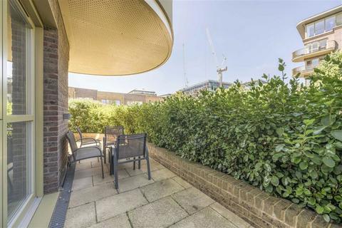 3 bedroom flat to rent, Tudway Road, London SE3