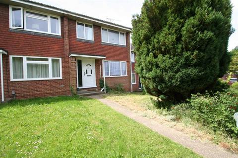 3 bedroom terraced house to rent, Basingstoke RG22