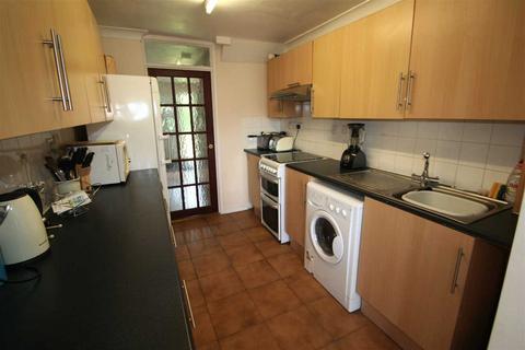 3 bedroom terraced house to rent, Basingstoke RG22