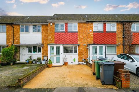 2 bedroom house for sale, Field Close, Chingford