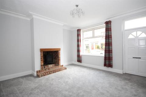 3 bedroom terraced house to rent, Rose Avenue, Horsforth, Leeds, UK, LS18