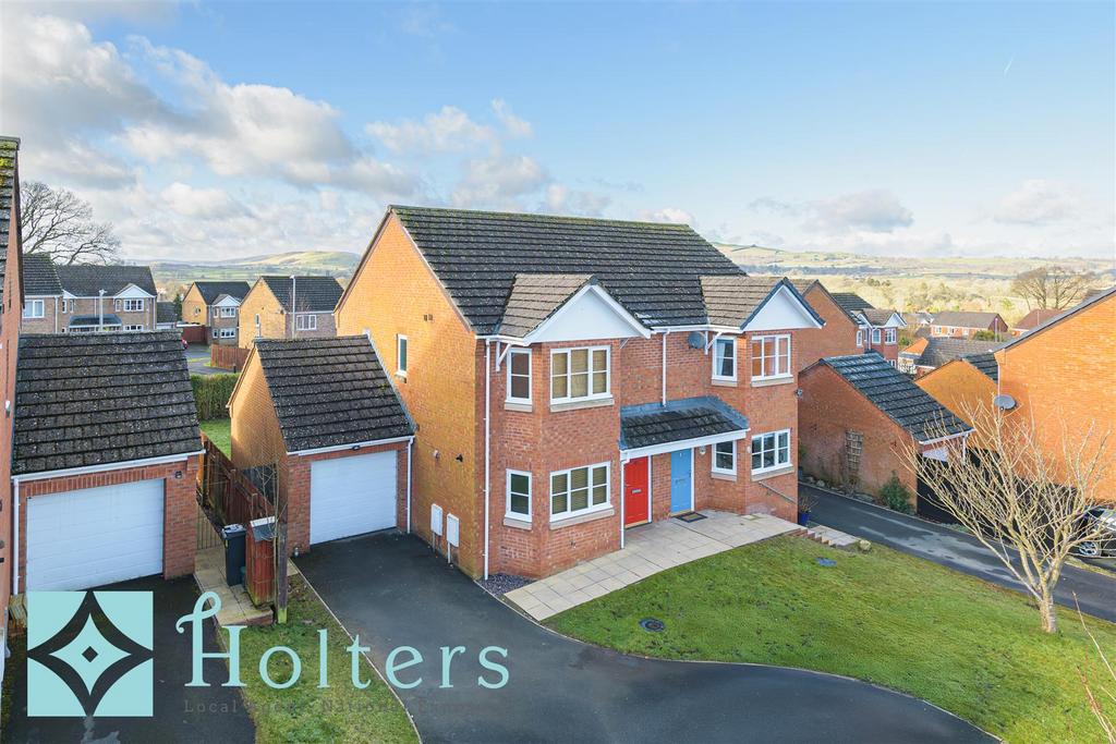 24 Camddwr Rise, Llandrindod Wells-02.jpg