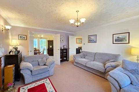 12 Baldwin Drive, Okehampton, EX20 1UH