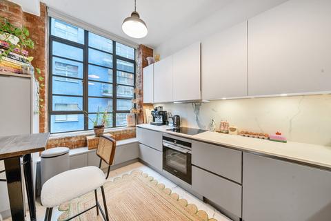 2 bedroom apartment for sale, Boss Street, London