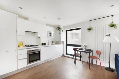 Studio for sale, Nightingale Lane, London N8