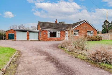 3 bedroom detached bungalow for sale, Dereham Road, Yaxham