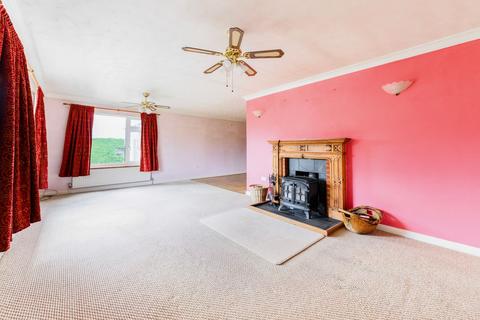 3 bedroom detached bungalow for sale, Dereham Road, Yaxham