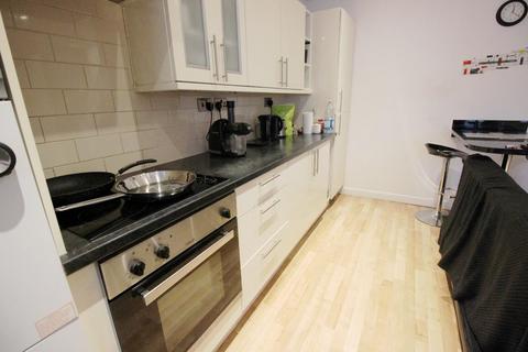 1 bedroom terraced house to rent, Hoveton Road , London, SE28 8LW