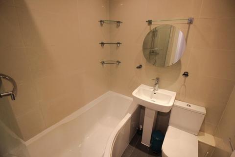 1 bedroom terraced house to rent, Hoveton Road , London, SE28 8LW