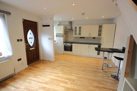 1 bedroom terraced house to rent, Hoveton Road , London, SE28 8LW