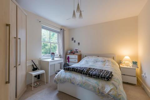 3 bedroom flat for sale, York Road, Guildford, GU1