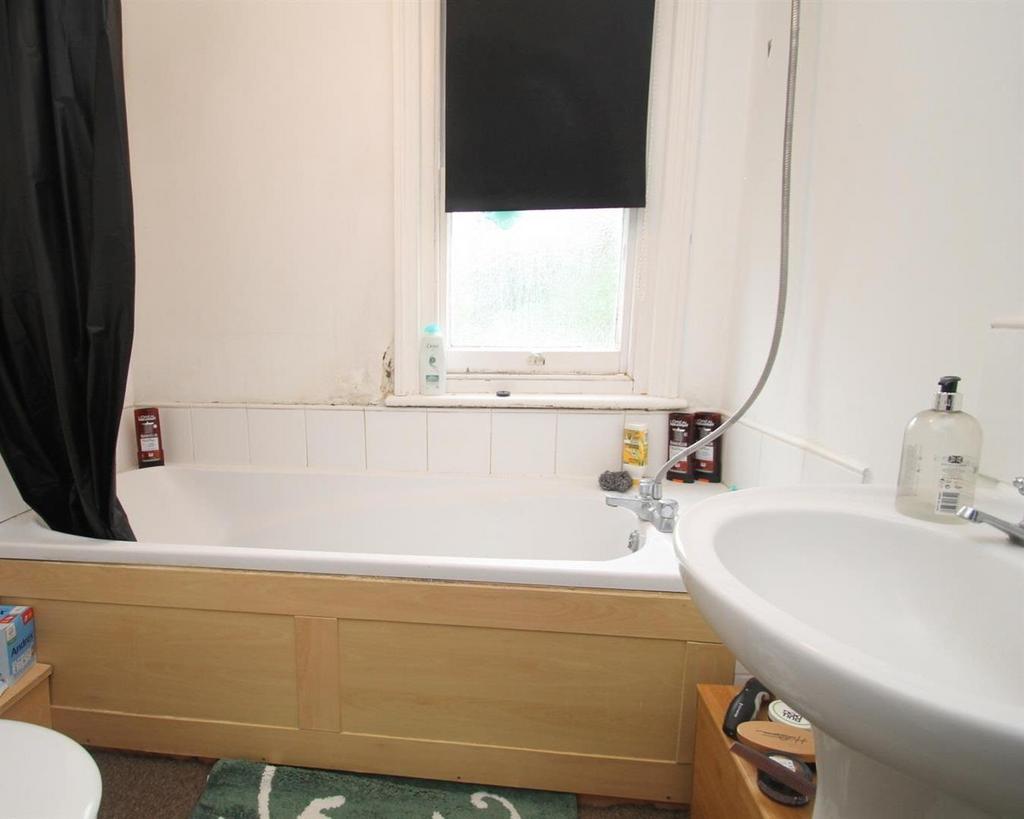 Bathroom.jpg