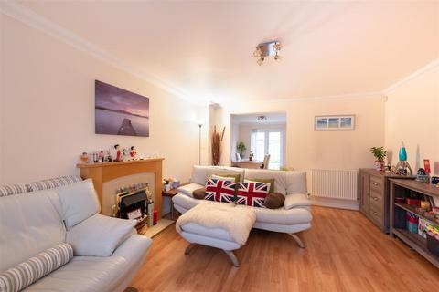 3 bedroom semi-detached house for sale, Oxford Avenue, London N14