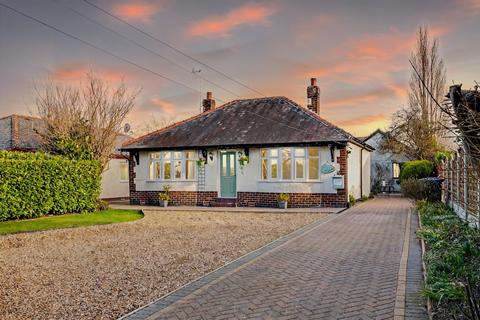 5 bedroom detached bungalow for sale, Croeshowell Lane, Wrexham LL12