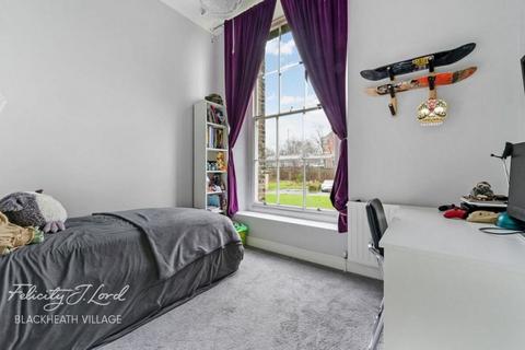 2 bedroom apartment for sale, Gilbert Close, London, SE18