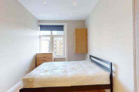 Studio to rent, Courtfield Gardens, London SW5