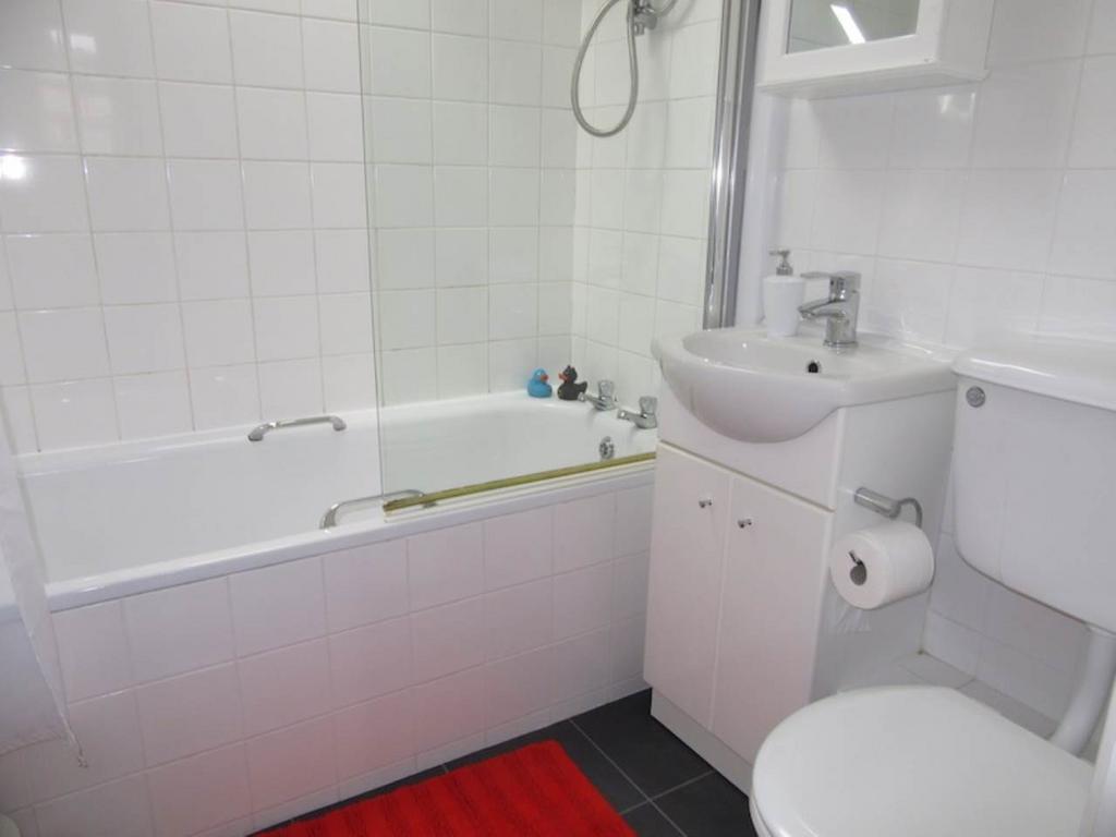 Main bathroom
