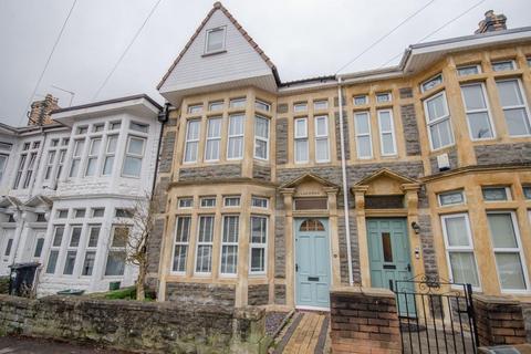 4 bedroom terraced house for sale, Downend Road, Downend, Bristol, BS16 5EB