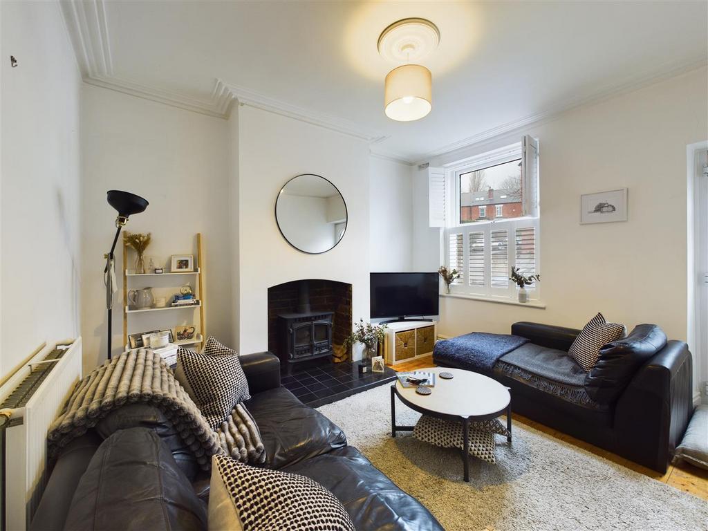 Gt Lg Q3 PHYEuj Mvcp Ku SHTA.jpg