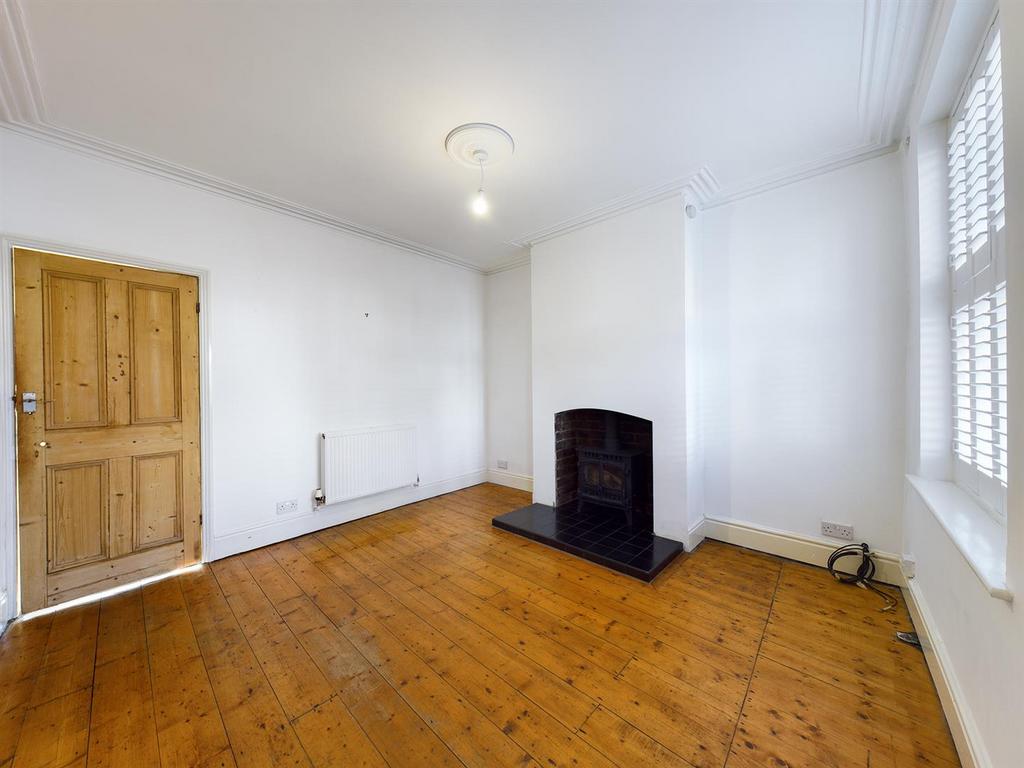 CAM00214 P1-PR0046-STILL07.jpg