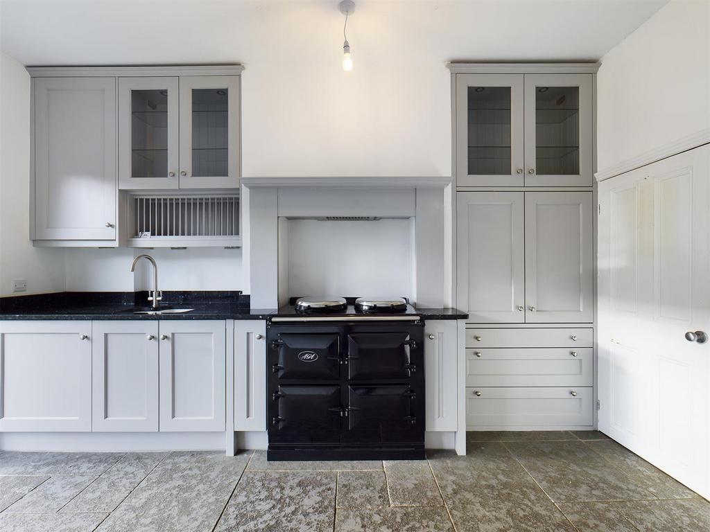 CAM00214 P1-PR0046-STILL03.jpg