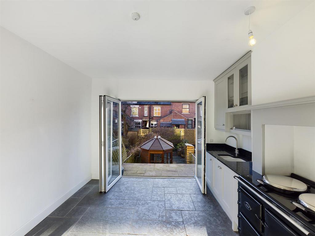 CAM00214 P1-PR0046-STILL17.jpg