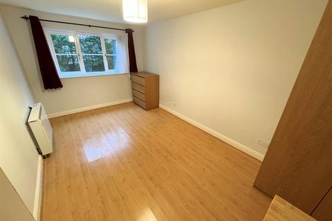 1 bedroom apartment to rent, Kingswood Court, Grove Avenue, Wilmslow