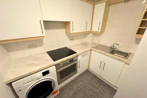 1 bedroom apartment to rent, Kingswood Court, Grove Avenue, Wilmslow