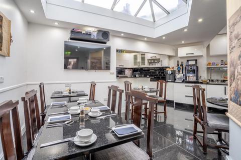 8 bedroom end of terrace house for sale, Feversham Crescent, York